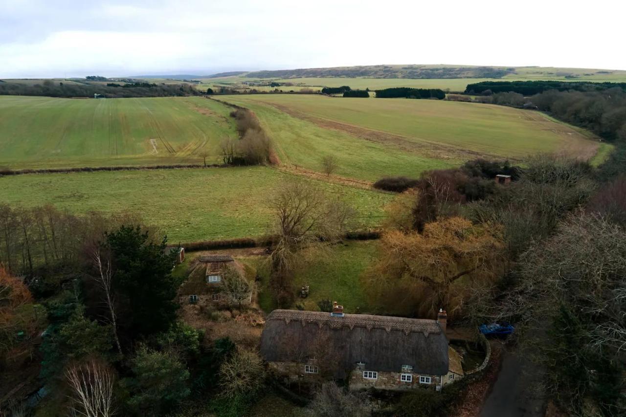 Afton Thatch: Beautiful Thatched Family Cottage Freshwater Extérieur photo