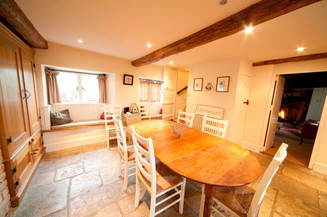 Afton Thatch: Beautiful Thatched Family Cottage Freshwater Extérieur photo